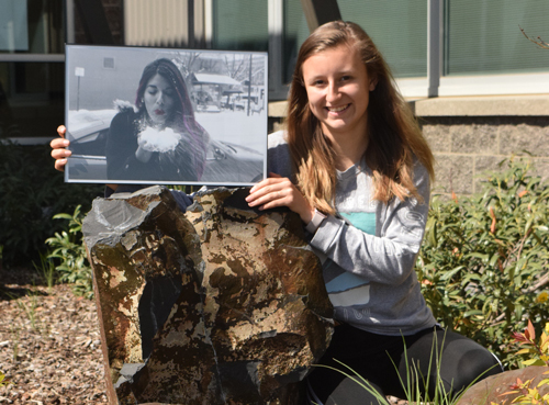 SENIOR MAKINNA BRUNS WINS SILVER AWARD