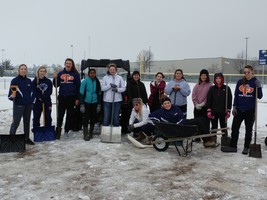 CPHS Baseball & Softball Teams Remove Snow